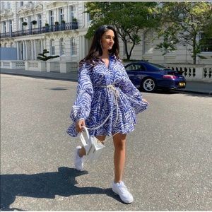 H&M tie belt dress blue pattern blogger favorite